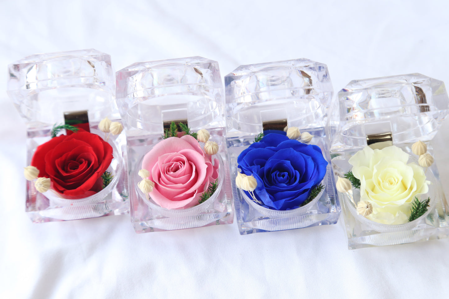 Floral supply Eternal single preserved ecuador rose in Acrylic ring box artificial flowers rose cheap gift souvenir in bulk